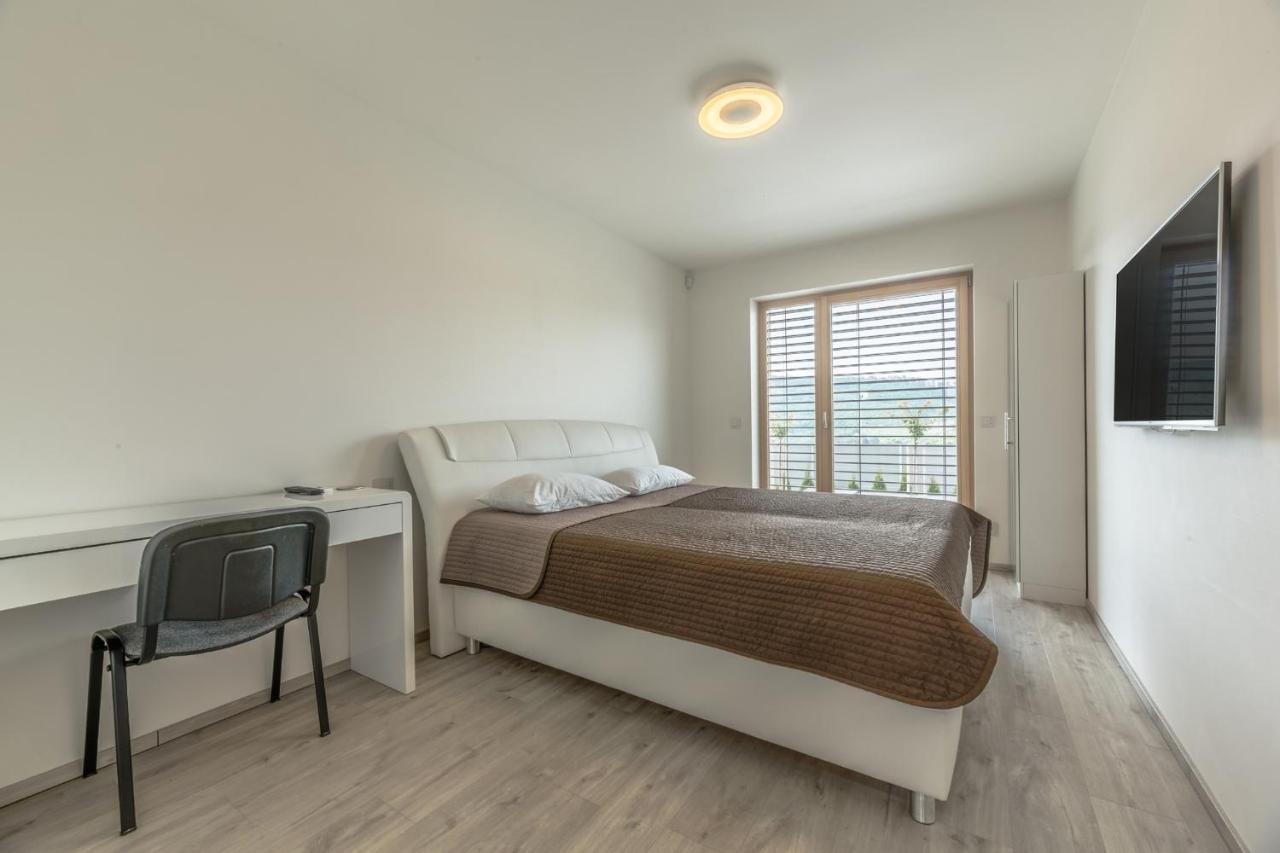 Luxury Spa Villa Kraluv Dvur Екстер'єр фото