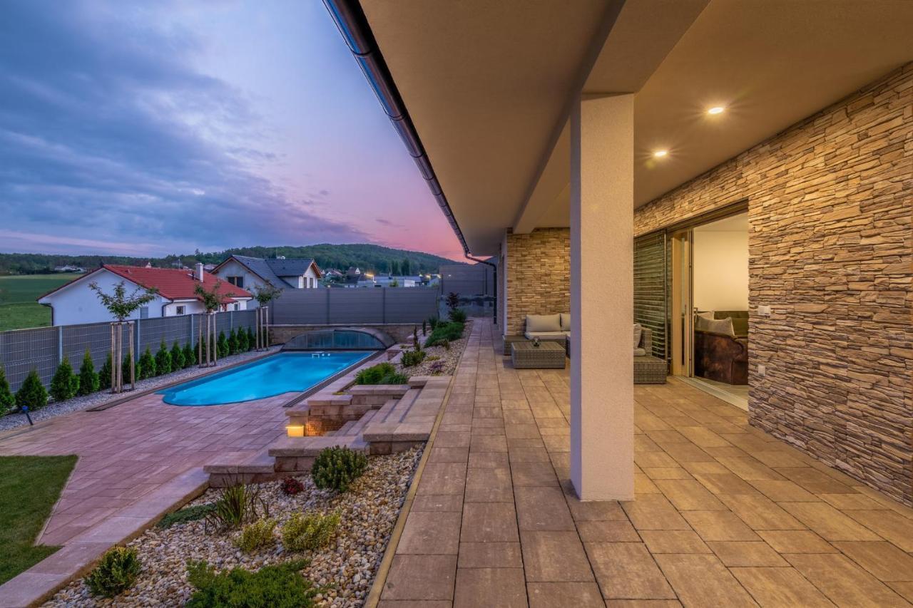 Luxury Spa Villa Kraluv Dvur Екстер'єр фото