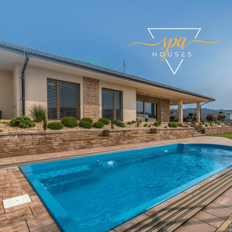 Luxury Spa Villa Kraluv Dvur Екстер'єр фото